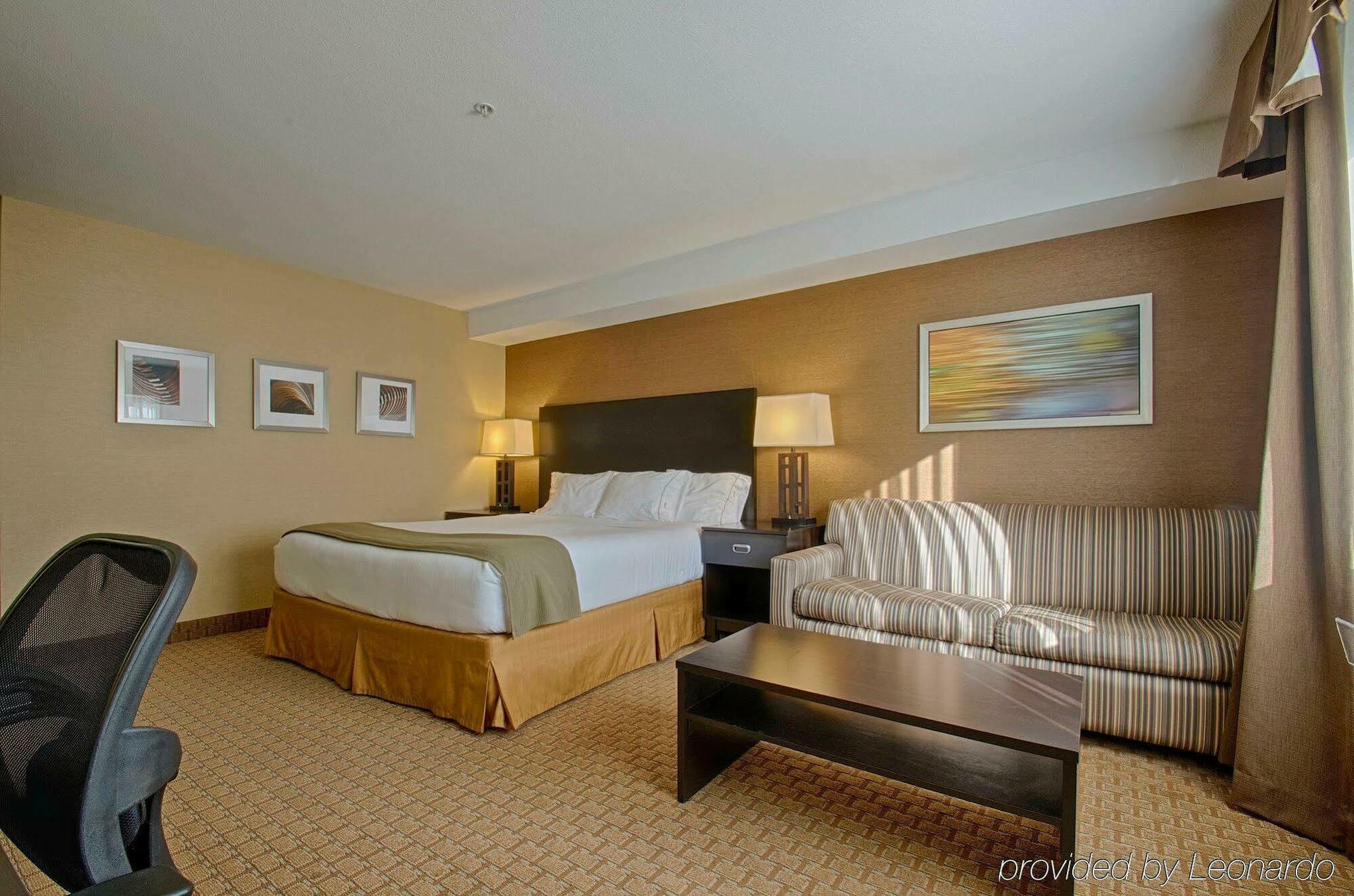 Holiday Inn Express & Suites Costa Mesa, An Ihg Hotel Exterior foto